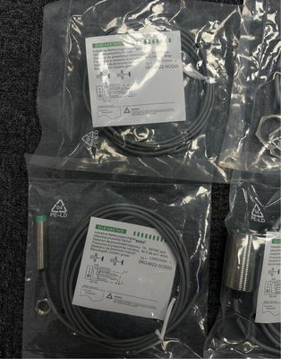 Siemens 3RG4014-0CD00 Interruttore di induzione con protezione IP66/67 contro l'ingresso e span di misurazione massimo di 1300 mbar 522 inH2O