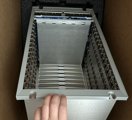 3500/05-01-02-00-00-01 Sistema di monitoraggio delle vibrazioni Bently Nevada 19 pollici Rack 14 slot modulo