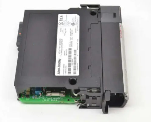 1756-OA16 Allen Bradley ControlLogix Modulo D/O a 16 punti 120-140 Volt AC