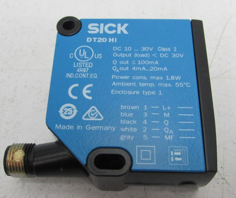 SICK Sensori di distanza laser DT20 Hi DT20-P244B 24,3 mm x 72,4 mm x 54,1 mm