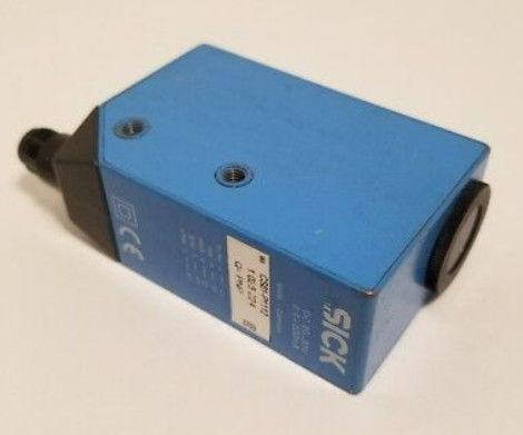 SICK CS81-P1112 Sensori di colore CS8 connettore maschile M12 5-Pin 30,4 mm x 80 mm x 53 mm