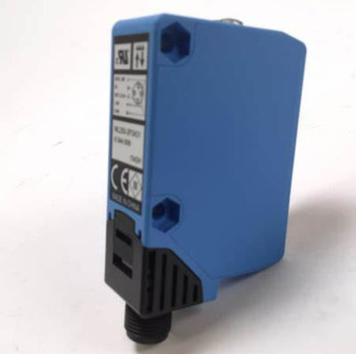 Sensore fotoelettrico compatto SICK W250-2P2431 con luce rossa visibile e numero di parte 6044699