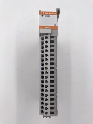 Compact 5000 Analog Input Module 5069-IY4 fabbricato da Allen Bradley