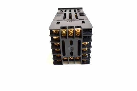 Honeywell DC120L-1-0-0-0-1-0-0 Controller di limite di temperatura, ingresso universale, 1/16-DIN, uscita del relè