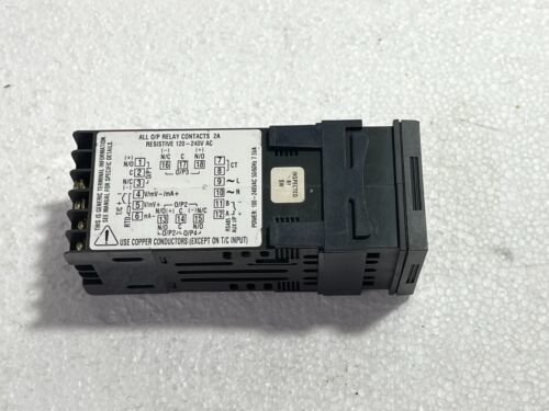 Honeywell DC120L-1-0-0-0-1-0-0 Controller di limite di temperatura, ingresso universale, 1/16-DIN, uscita del relè