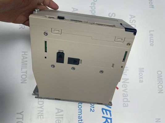 M12 Tipo di costruzione Yaskawa SGD7S-180A30B202 Controllo analogo con caratteristiche avanzate e dissipazione di potenza ≤ 0,7 W