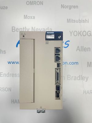 M12 Tipo di costruzione Yaskawa SGD7S-180A30B202 Controllo analogo con caratteristiche avanzate e dissipazione di potenza ≤ 0,7 W
