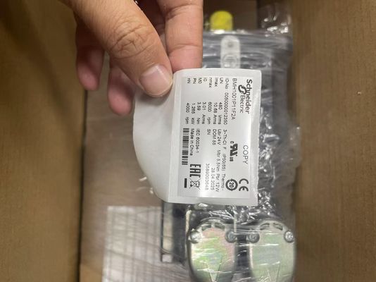 Schneider BMH1001P11F2A Servomotore con freno Lexium 32 3.3Nm 6000rpm Keyed Shaft IP54 128bit Encoder