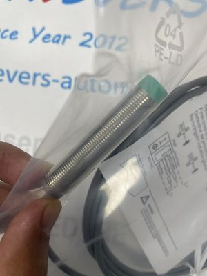 Interruttore di prossimità induttivo Siemens 3RG4022-0CD00 con linearità ±0,2% del campo di misura e protezione IP66/67