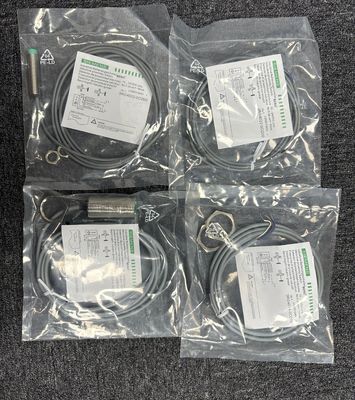 Siemens 3RG4014-0CD00 Interruttore di induzione con protezione IP66/67 contro l'ingresso e span di misurazione massimo di 1300 mbar 522 inH2O