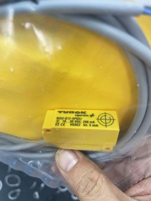 Sensore induttivo Turck BI5U-Q12-AP6X2