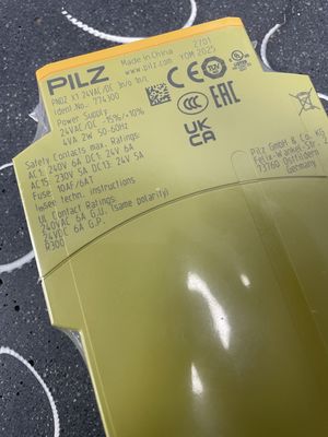 PILZ PNOZ X1 Relais di sicurezza di arresto di emergenza
