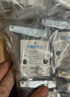 Valvola di leva a rulli Festo RS-4-1/8