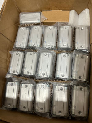Cilindro compatto Festo ADVU-32-40-P-A