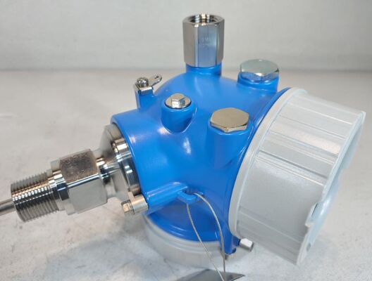 Trasmettitore di livello a radar guidato Endress Hauser FMP51-PRRQ5/0