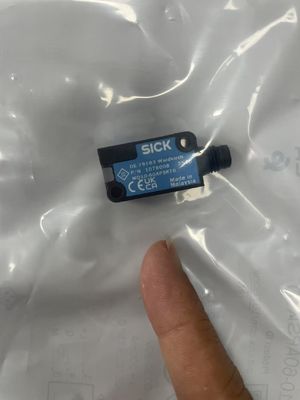 Sensori magnetici SICK MQ10-60APSKTO Uscita di commutazione NPN e Classe di protezione III per applicazioni