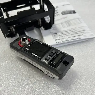 Sensore di flusso liquido a morsetto non invasivo Keyence FD-Q10C
